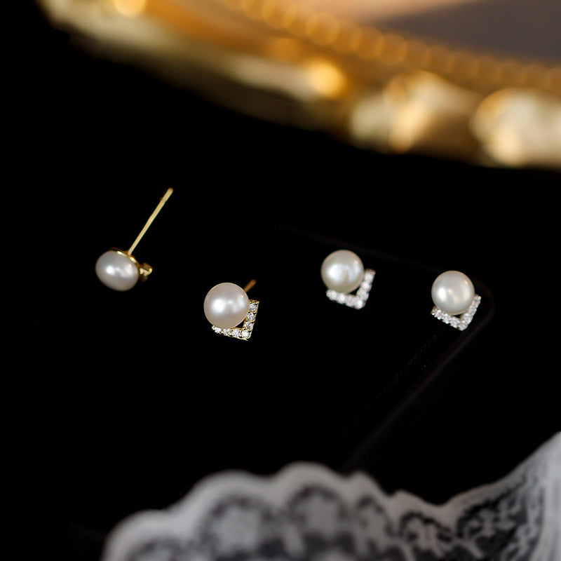 Retro pearl earrings, autumn and winter niche design, diamond-studded V-shaped earrings